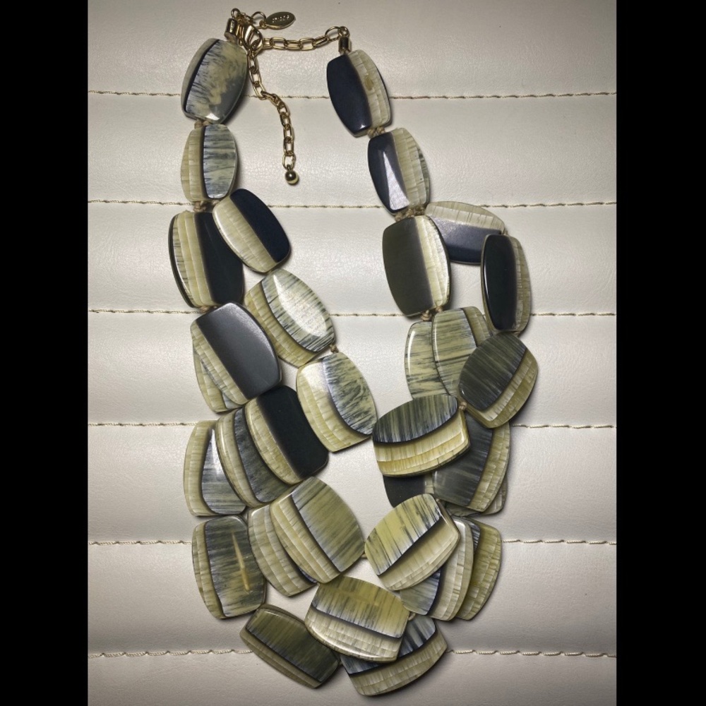 Chico’s necklace